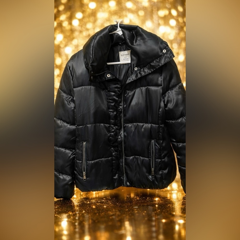 Old Navy Women’s Black Puffer Jacket Size Medium